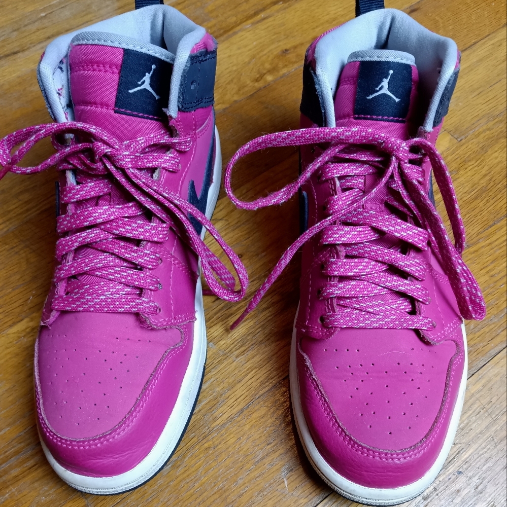 Nike Pink Air Jordan mid 1 size 2.5